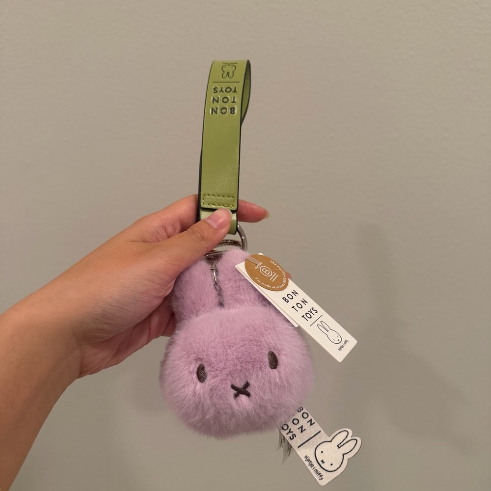 BON TON TOYS Miffy ECO Fuzzy Bag Charm - 11 cm - 4,5
